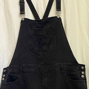 Torrid size 28R, Black Stretch Denim overalls,